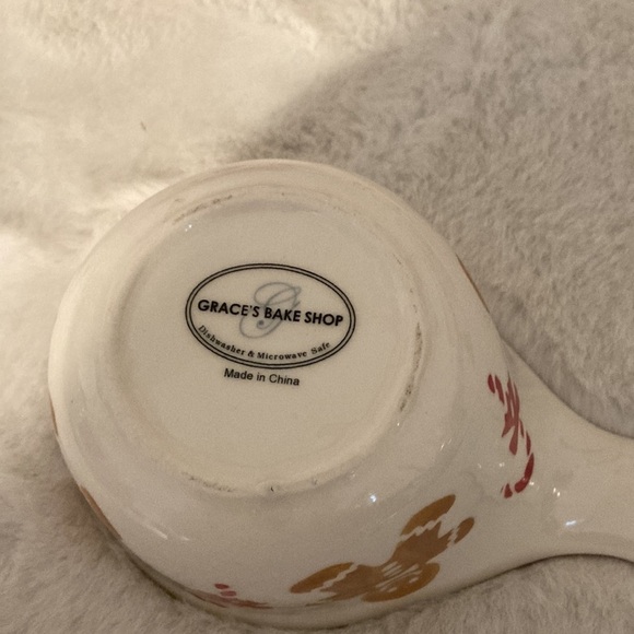 Grace’s Bakeshop Gingerbread Measuring Cups - Picture 8 of 8